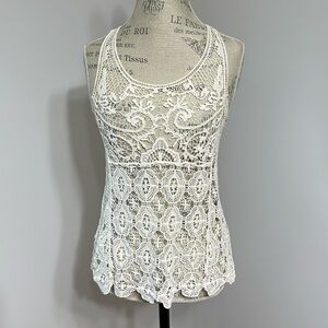 Lauren Conrad, Women’s Small, Racerback cream lace tank covering.